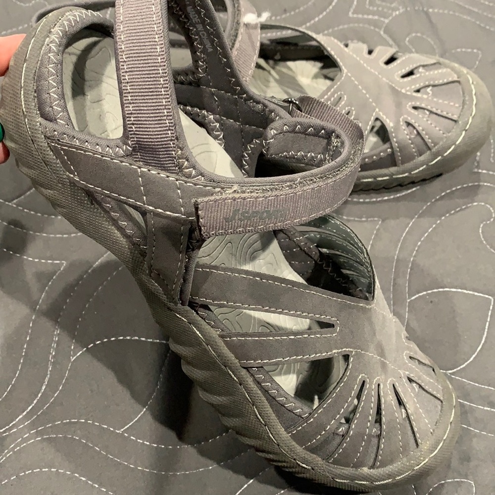 Flat’s with straps